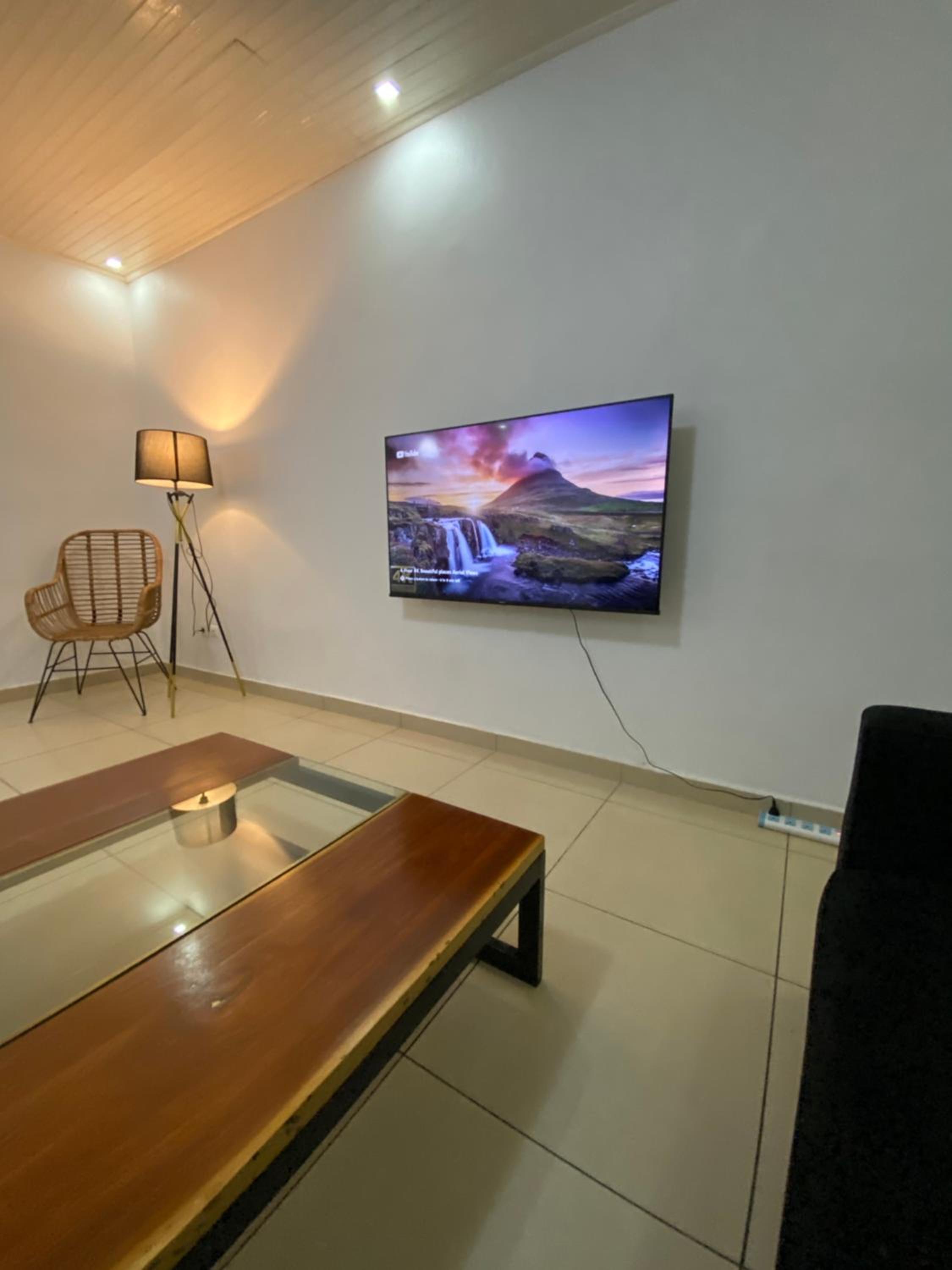 Stylish African-Chic Apartment - WiFi, Gardien, Parking, Climaté