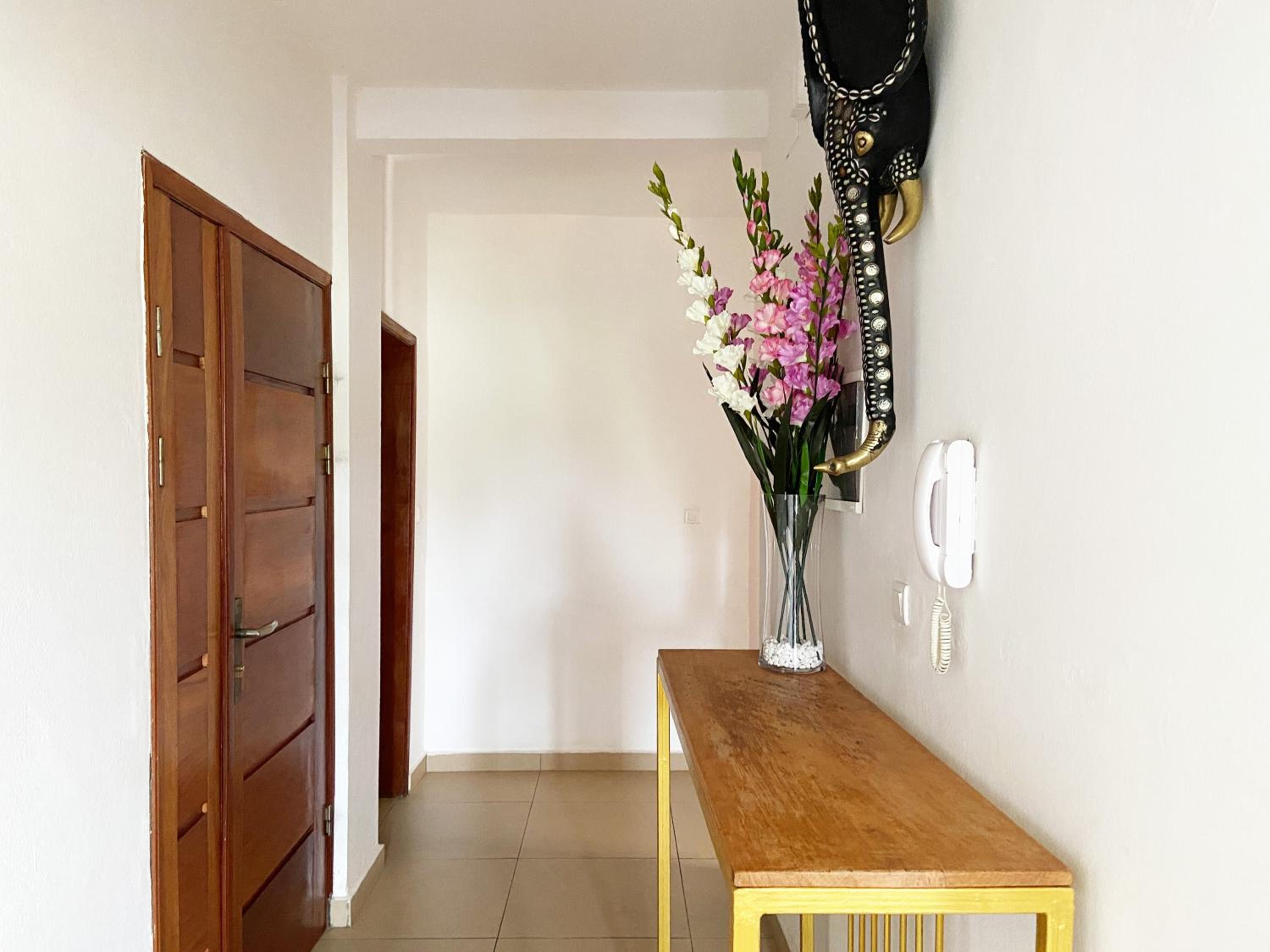 Stylish African-Chic Apartment - WiFi, Gardien, Parking, Climaté