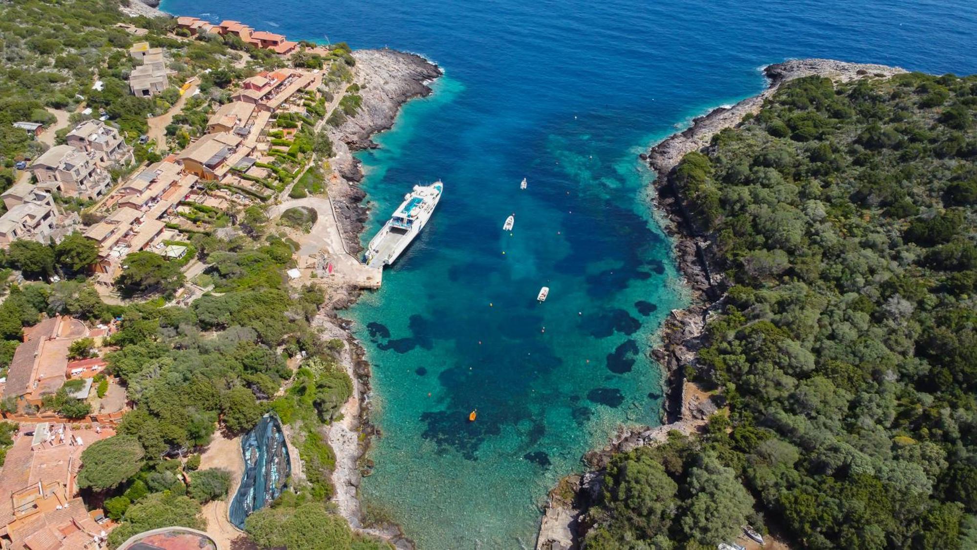 Amazing villa in a unique mediterranean island