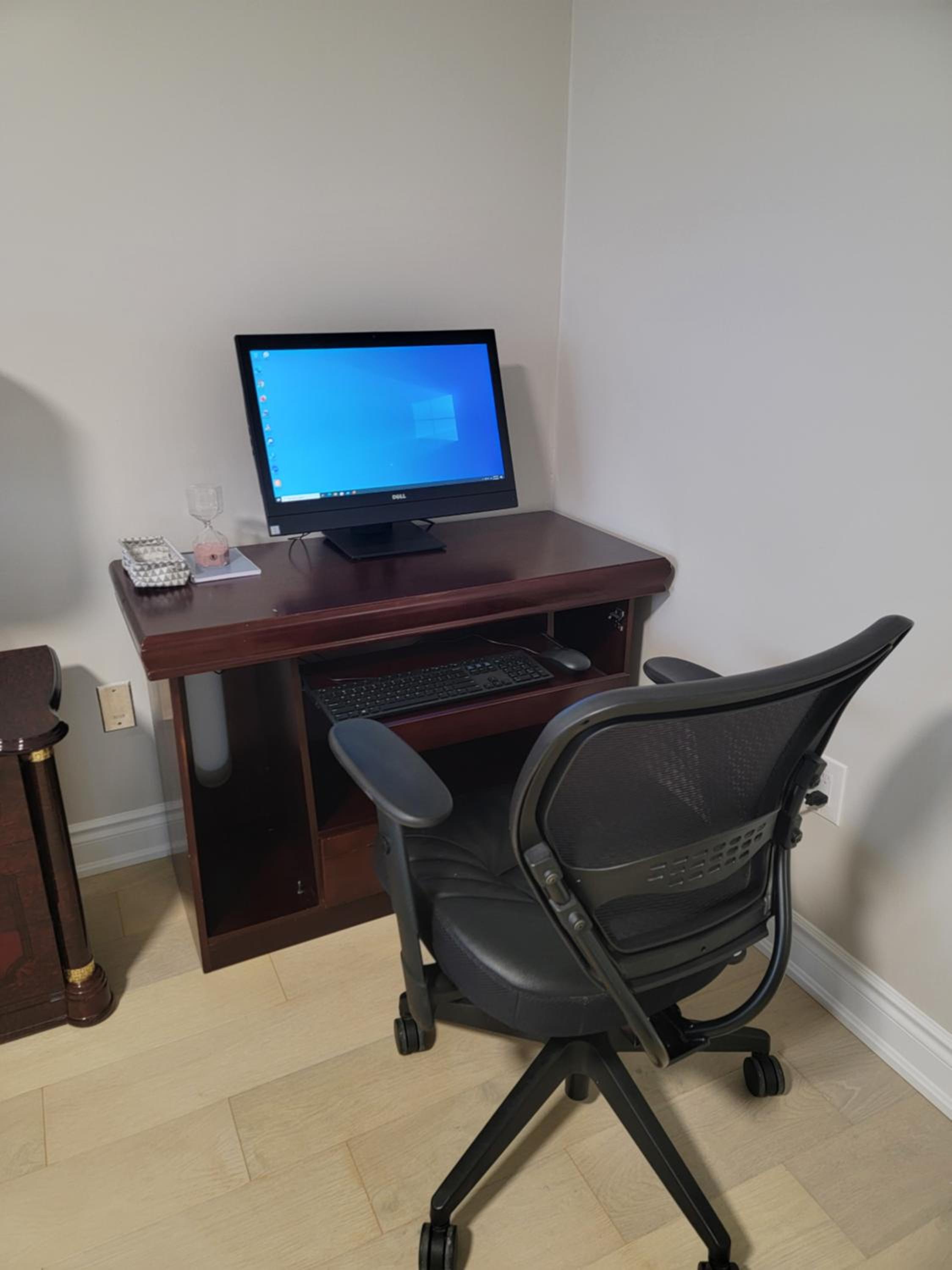 Pristine Pet & Smoke Free 4-Bedroom home near Canada's Wonderland