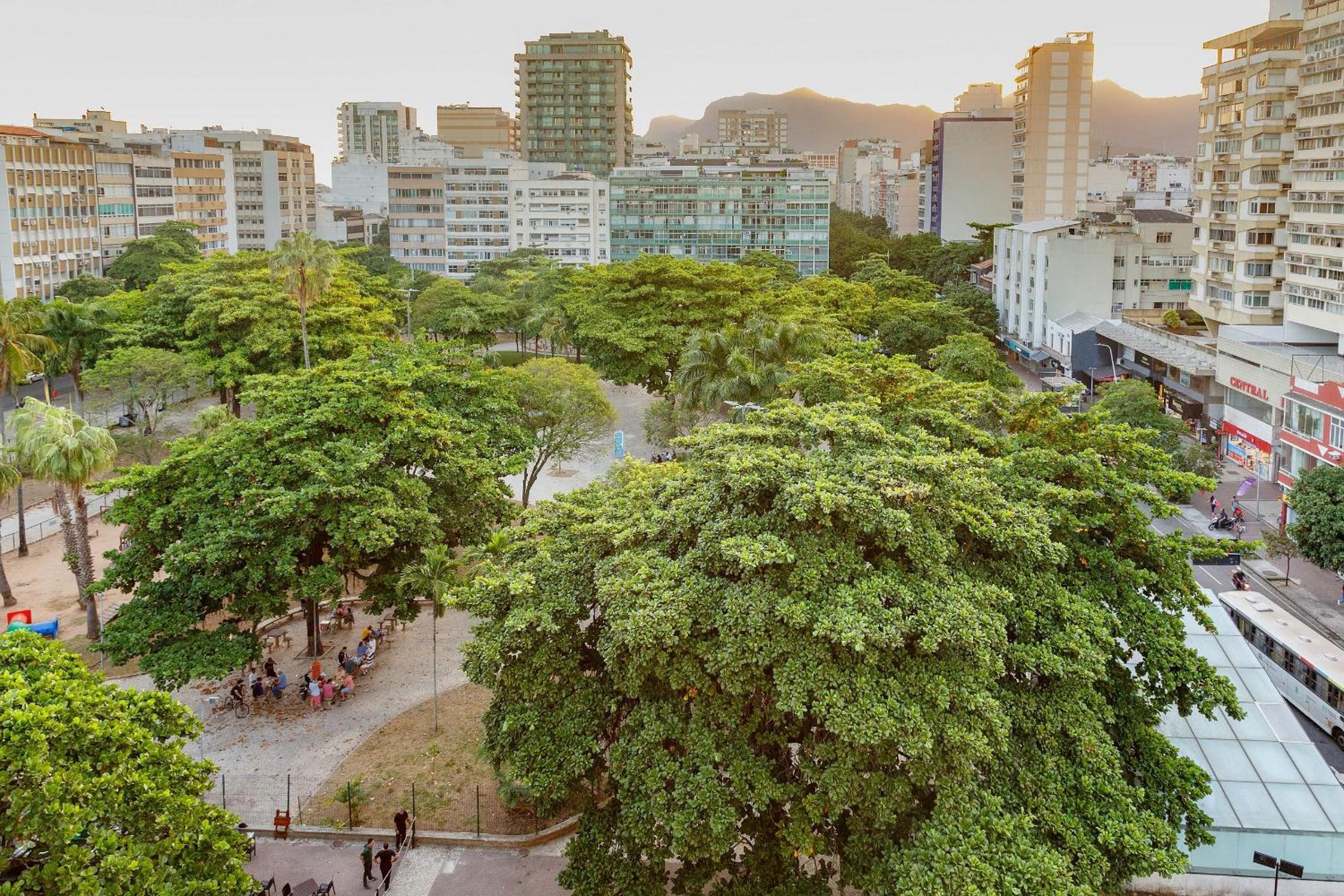 localização perfeita a 200 metros da praia de Ipanema
