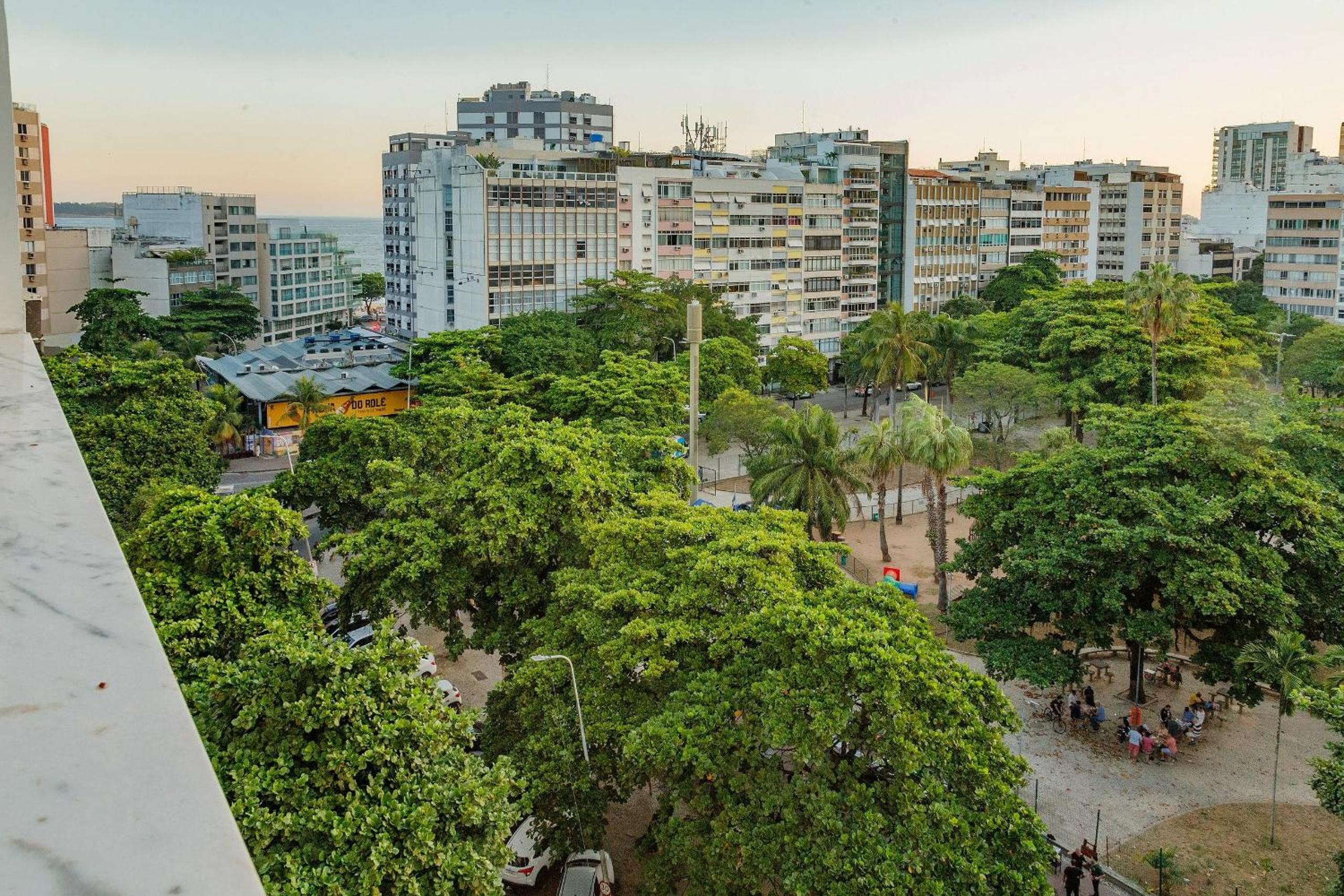 localização perfeita a 200 metros da praia de Ipanema