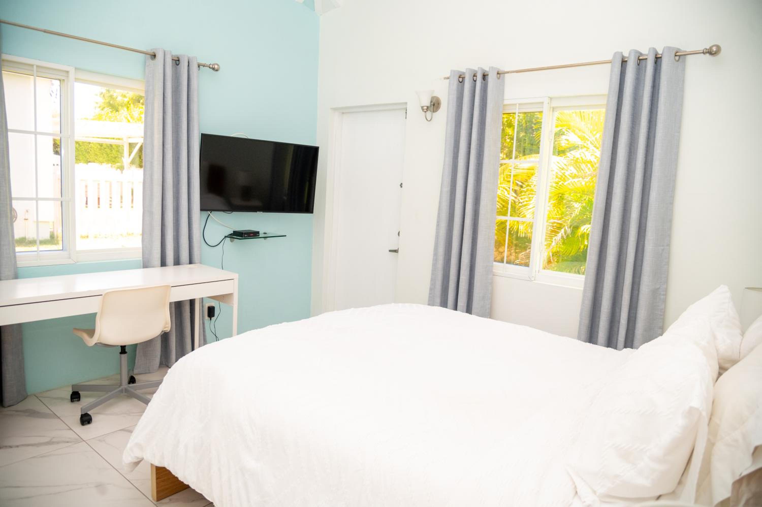 Trade Winds Cottage #1