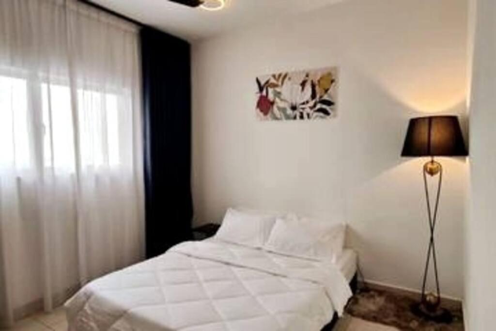 Skyview with Largest Unit Escape! 300mbps wifi and Netflix, High Floor photo 7