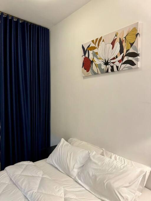 Skyview with Largest Unit Escape! 300mbps wifi and Netflix, High Floor photo 8