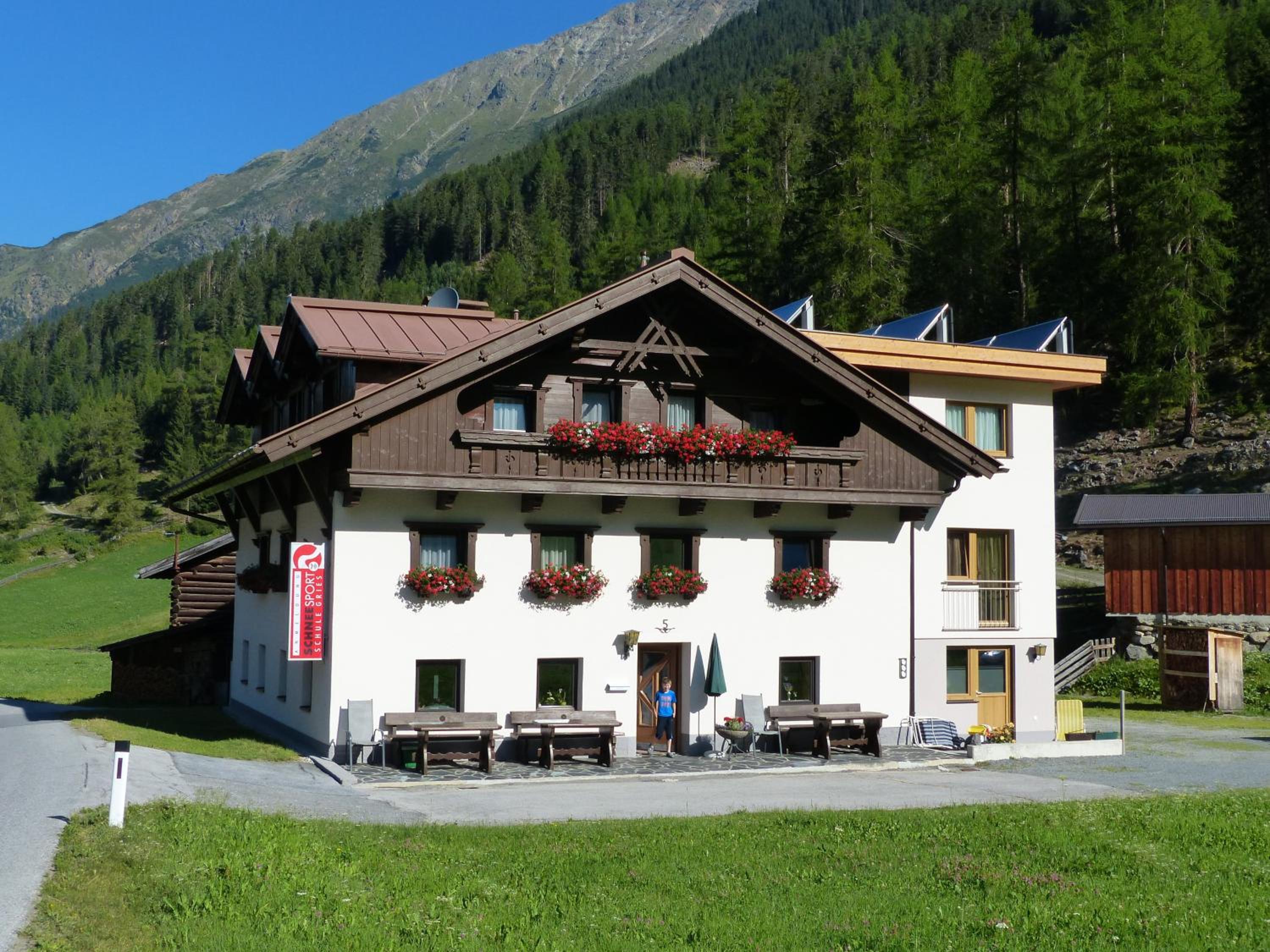 Haus Alpina & Landhaus Schöpf view 5