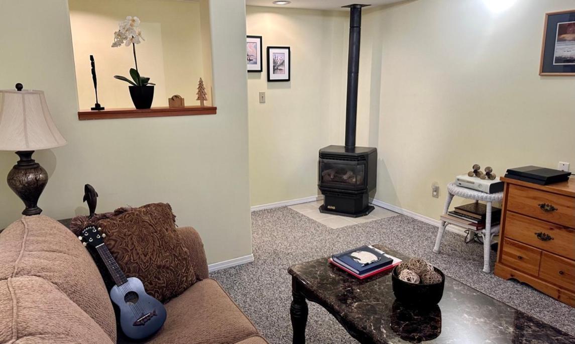 Gabriola Island B&B By The Sea
