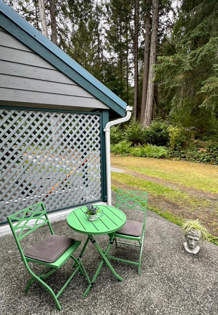 Gabriola Island B&B By The Sea