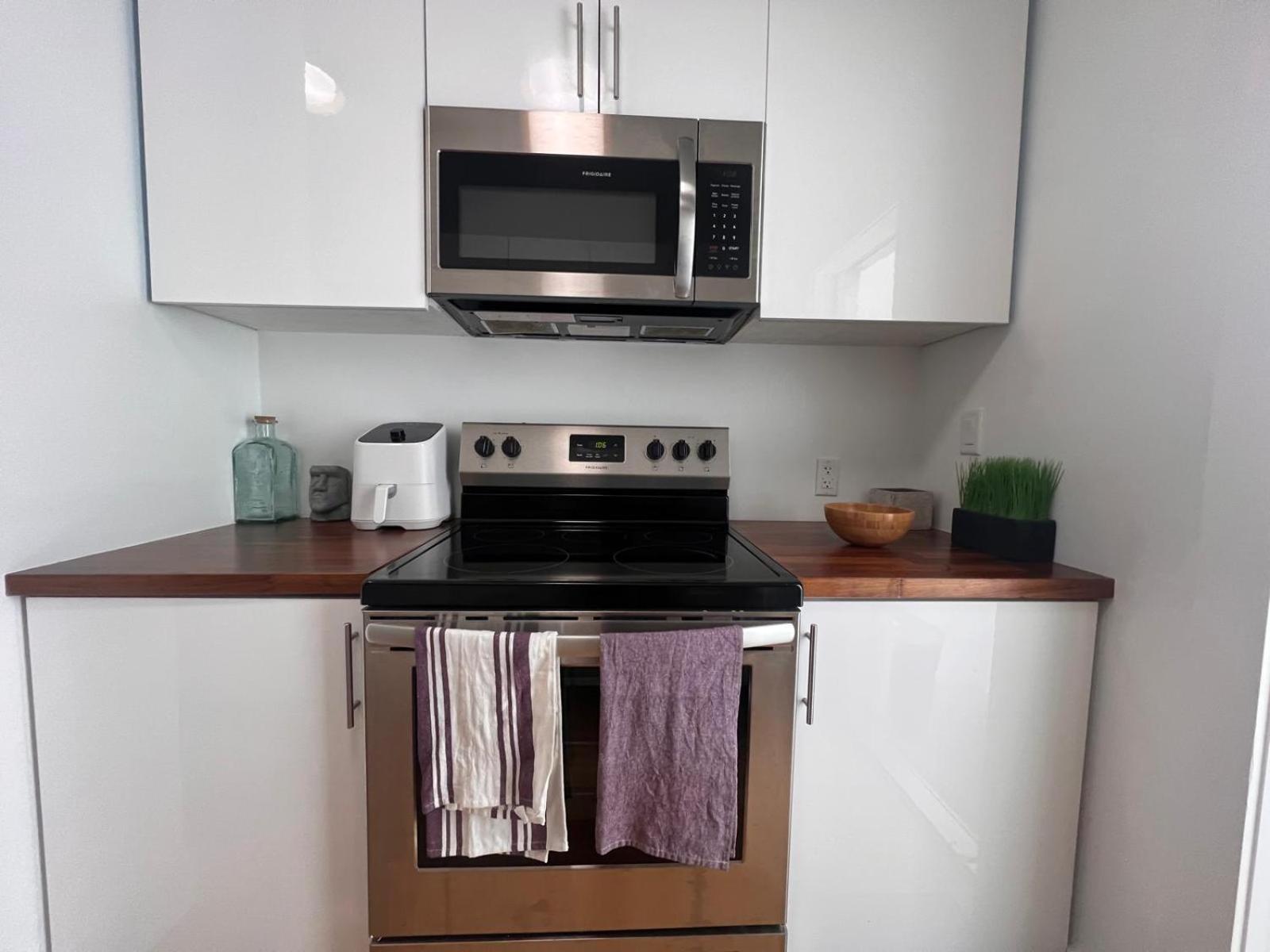 Pool and great view and Nice 1 Bedroorm with Pool in North Beach