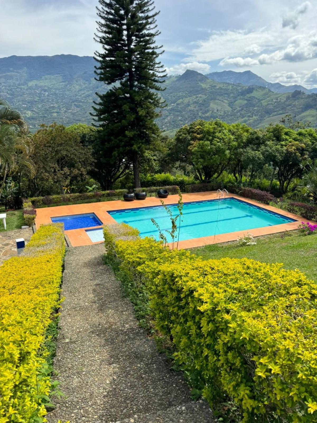 FINCA VILLA LORA GIRARDOTA