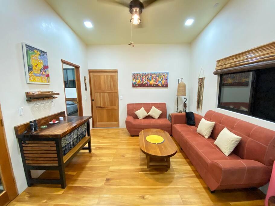 Secluded Jungle Home 5 min walk to the beach - Casa Garza