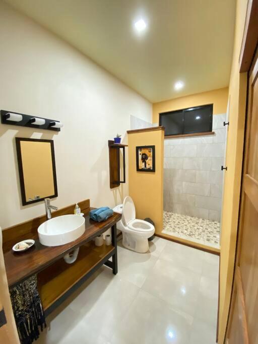 Secluded Jungle Home 5 min walk to the beach - Casa Garza