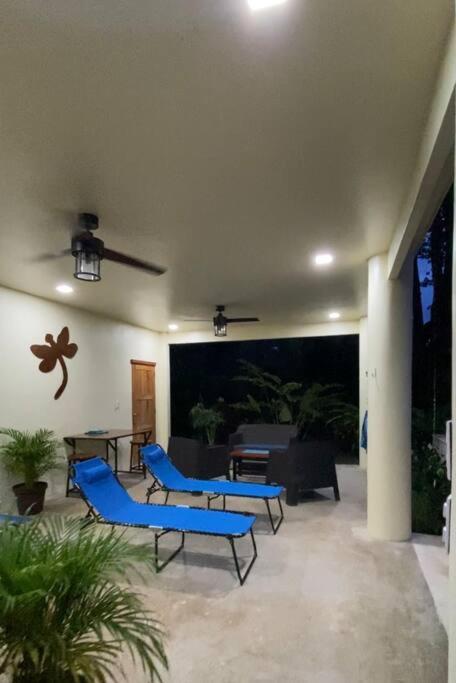 Secluded Jungle Home 5 min walk to the beach - Casa Garza
