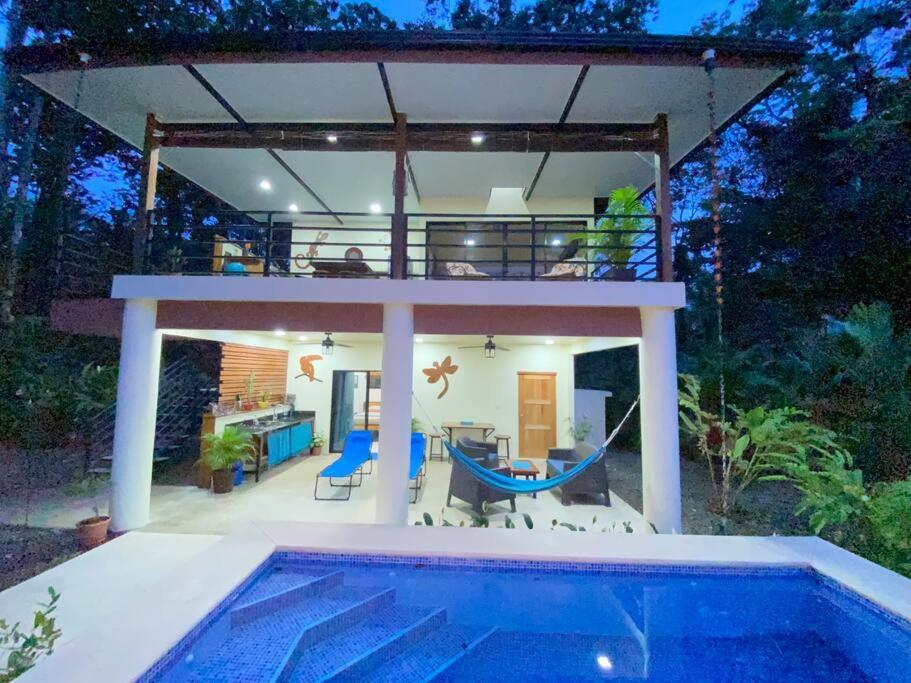 Secluded Jungle Home 5 min walk to the beach - Casa Garza