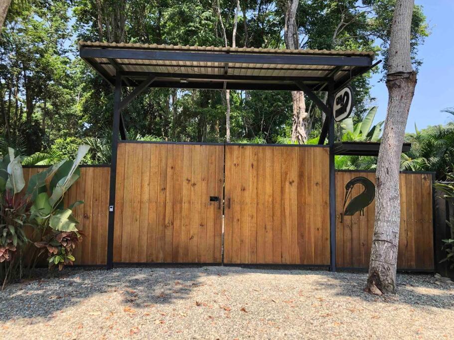 Secluded Jungle Home 5 min walk to the beach - Casa Garza