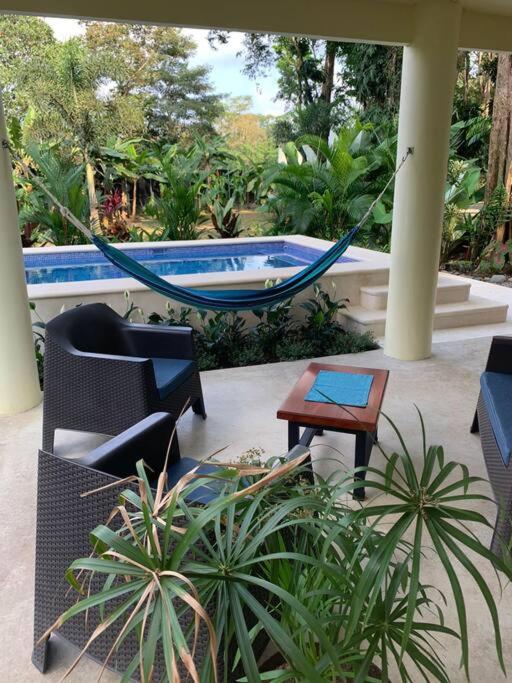 Secluded Jungle Home 5 min walk to the beach - Casa Garza