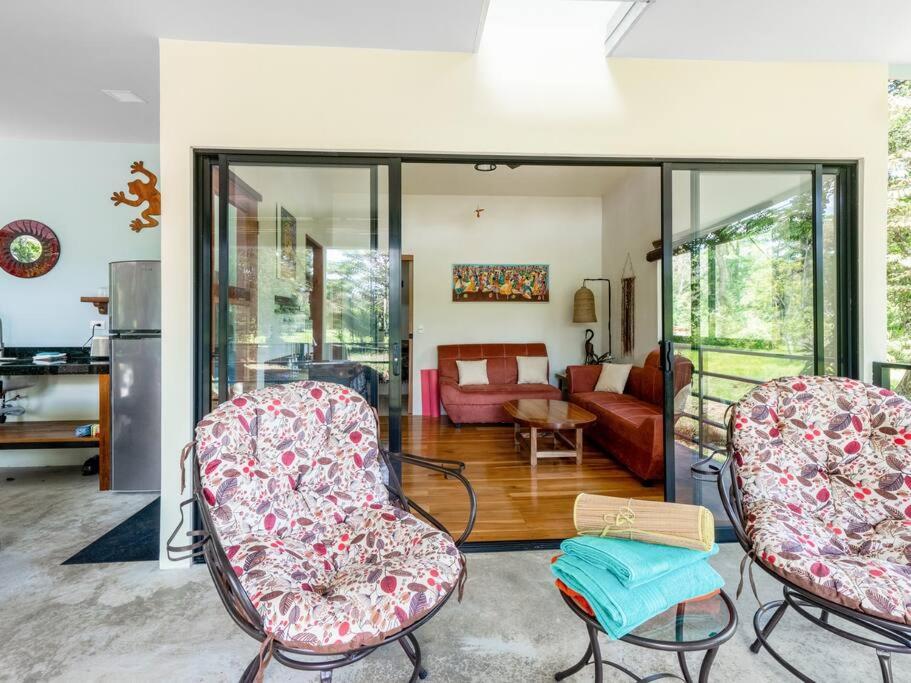 Secluded Jungle Home 5 min walk to the beach - Casa Garza