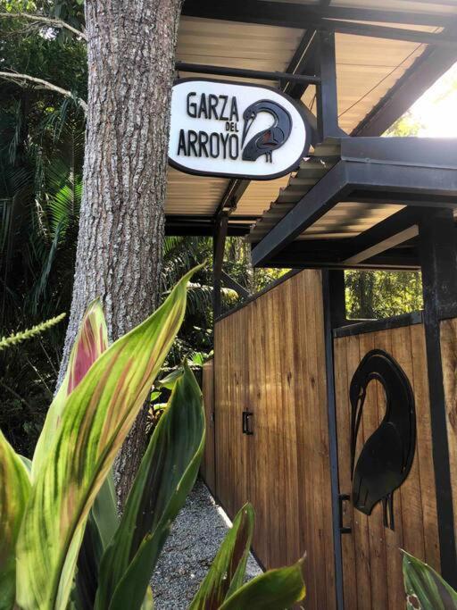Secluded Jungle Home 5 min walk to the beach - Casa Garza