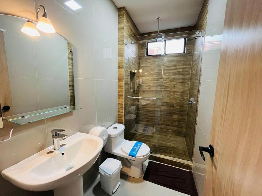 Hermosa Suite & Jacuzzi & Balcón - Piso 1 - 10min del Consulado Americano