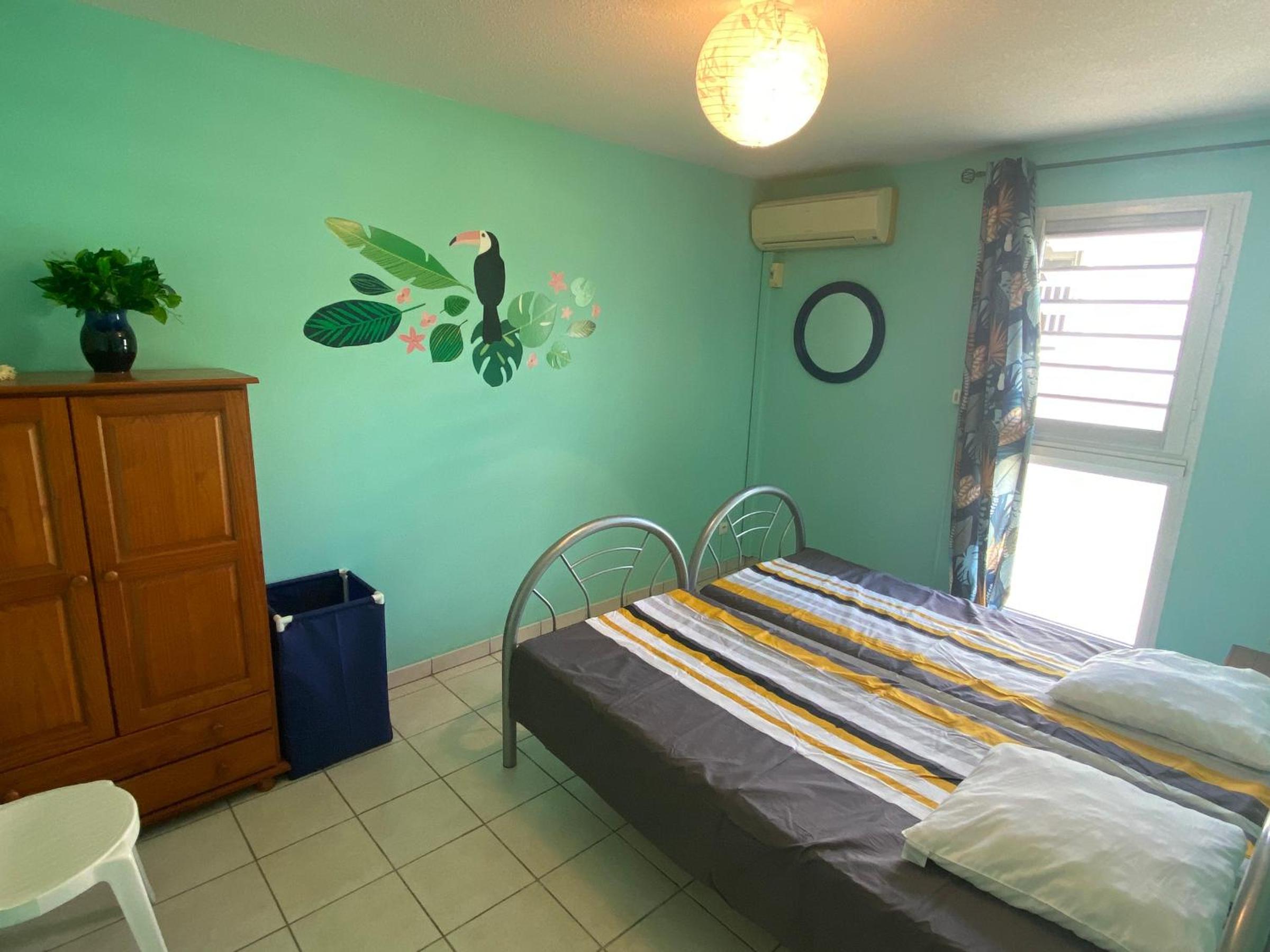 Appartement lumineux à 100m de la plage avec cuisine équipée et 2 chambres climatisées. - FR-1-765-23 view 4