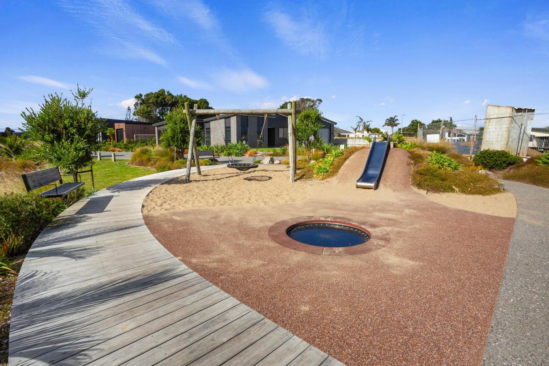 Modern Family Bach - Waihi Beach Holiday Home