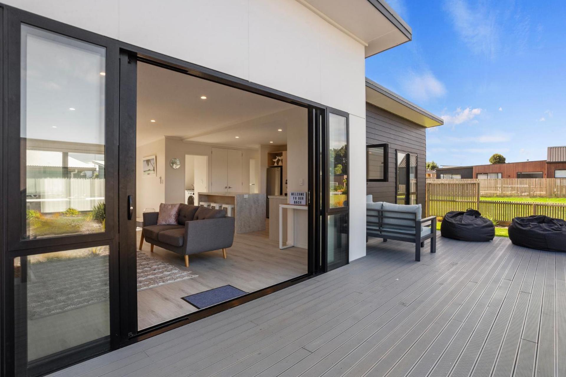 Modern Family Bach - Waihi Beach Holiday Home