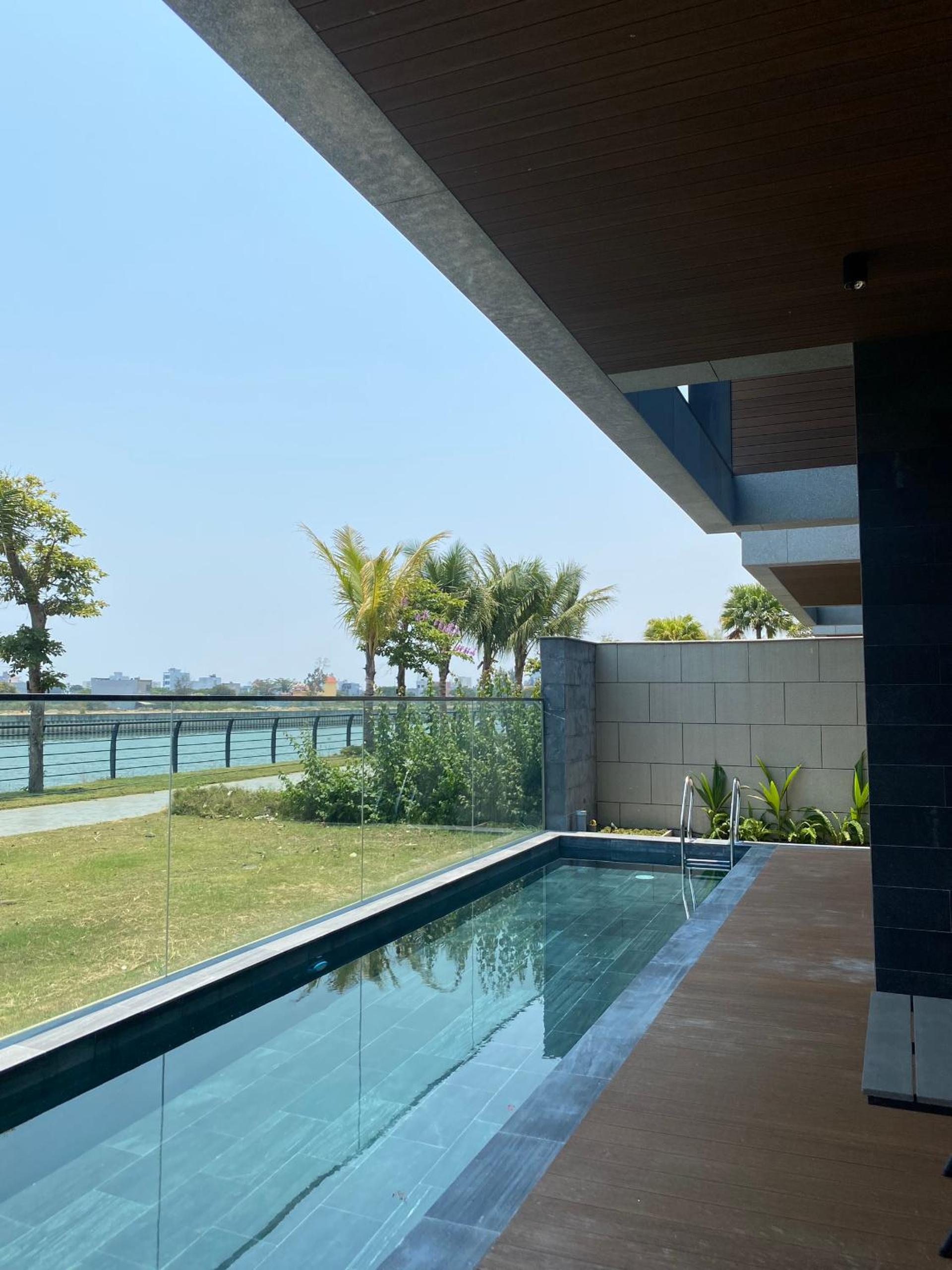 LUXURY VILLA with 5 BEDROOMS RIVER VIEW view 2