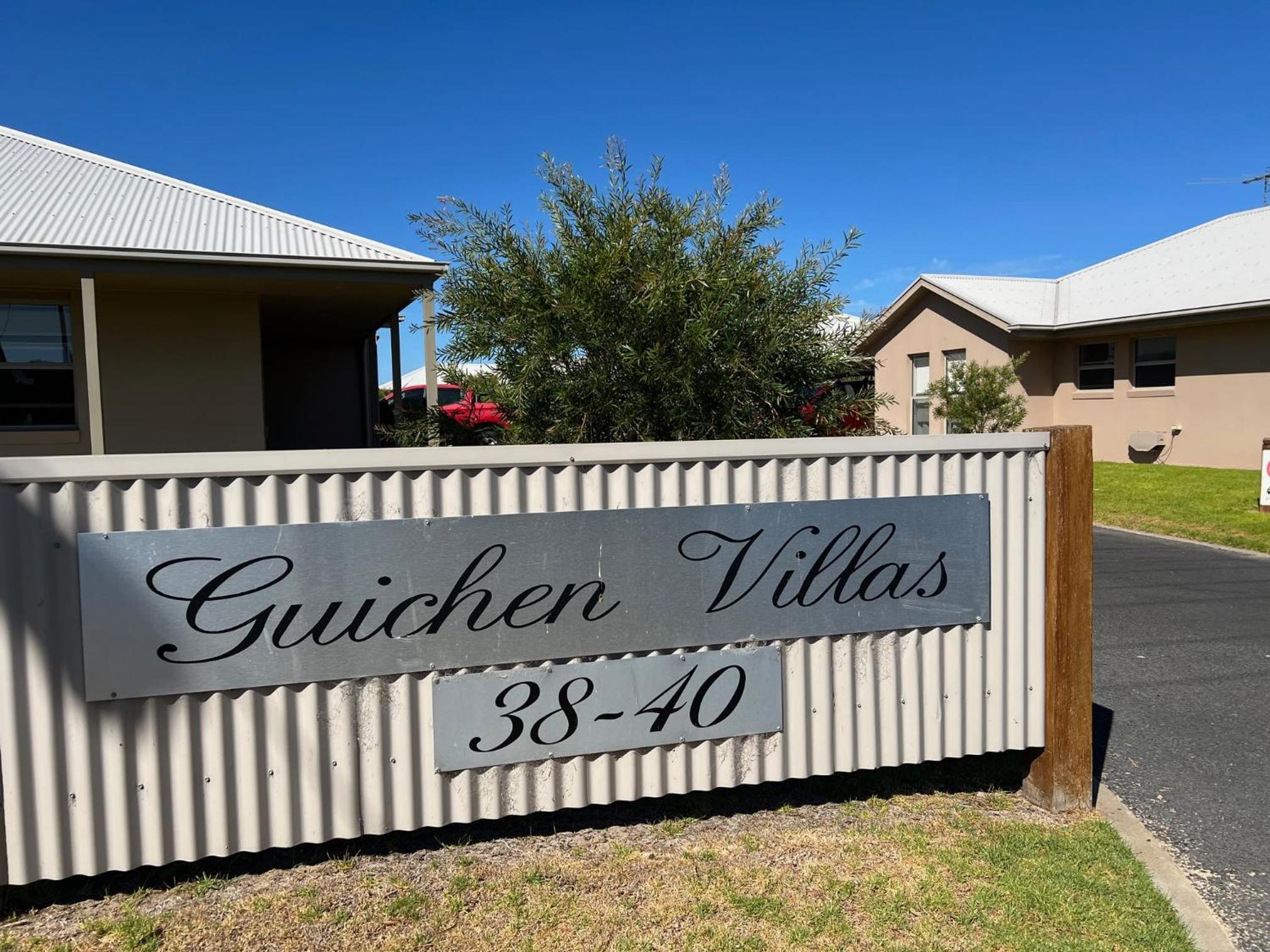 Guichen Villa 3 - Wi-Fi Pets welcome outside