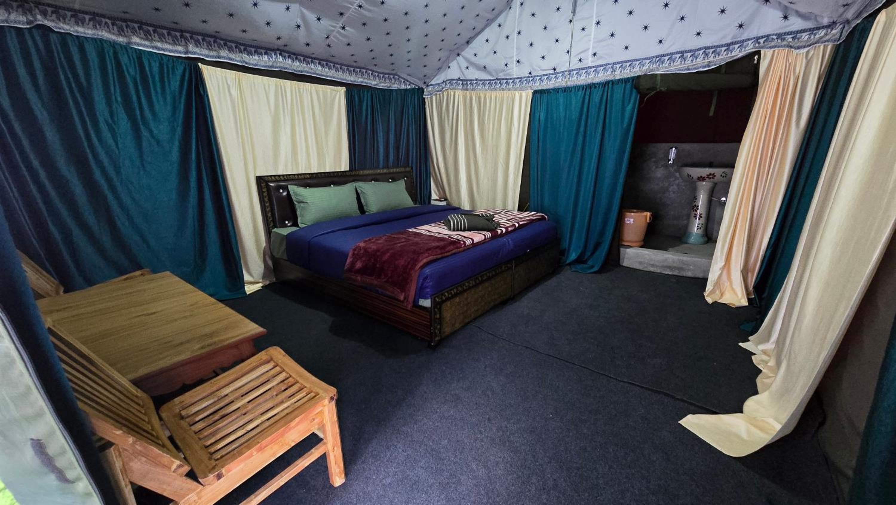 Sangla Valley Camping