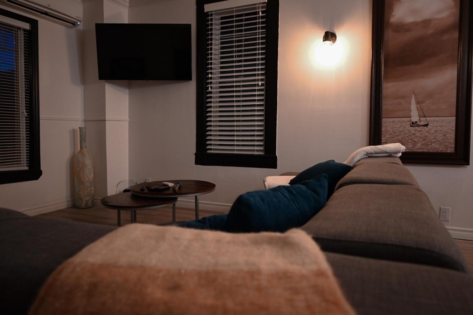 Alma 2 bedroom Sleeps 6