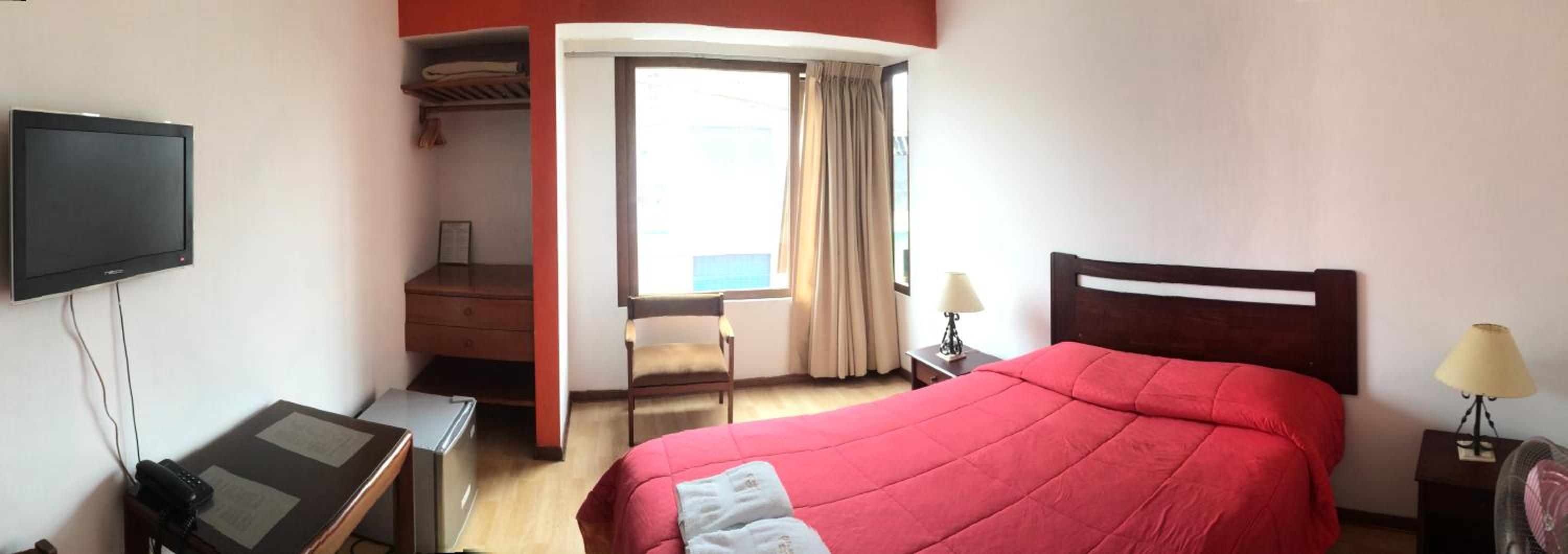 Hostal El Candelabro