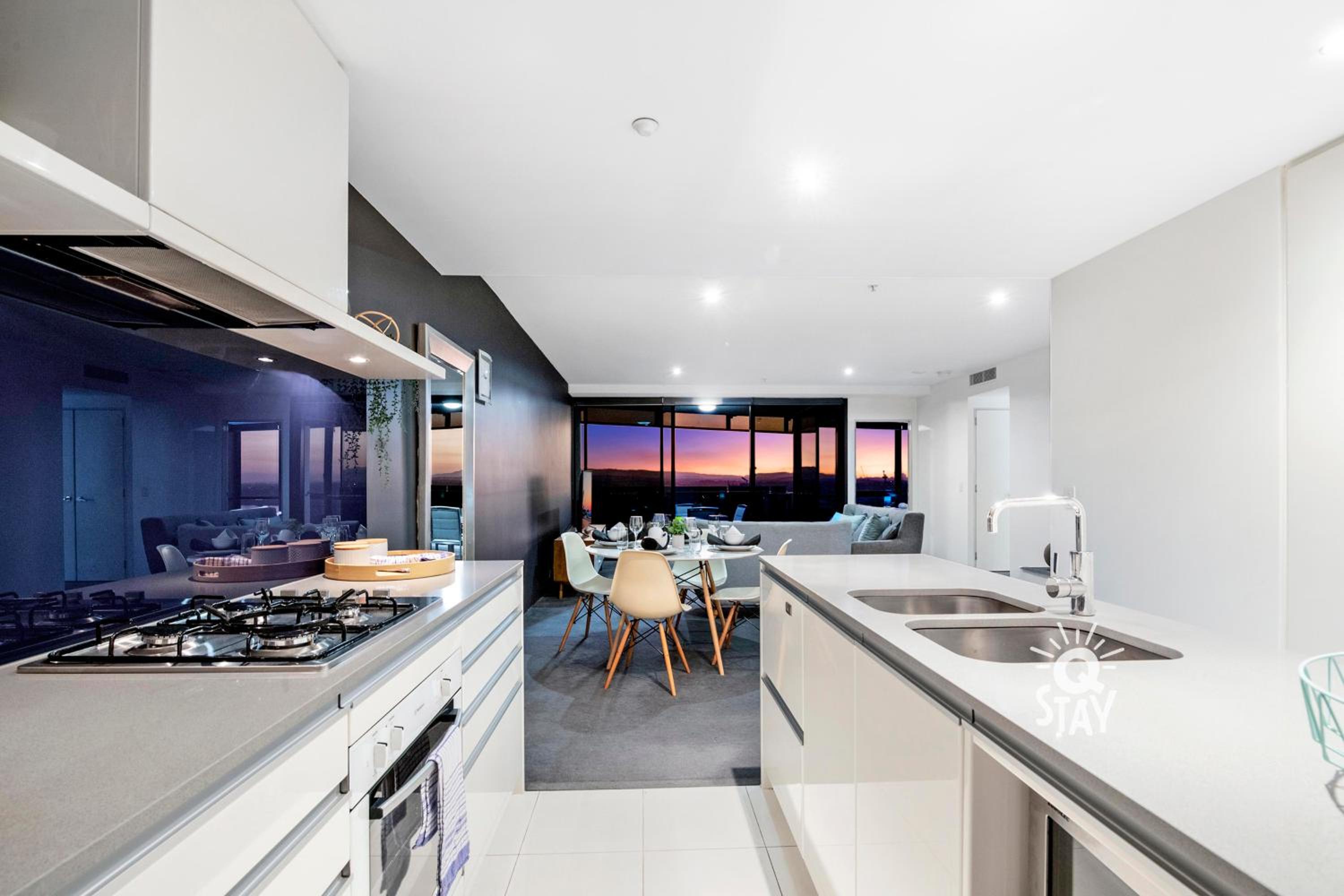 LIMITED 7 NIGHT DEAL in 2 Bedroom SPA Hinterland at Circle on Cavill - KIDS STAY FREE!!!