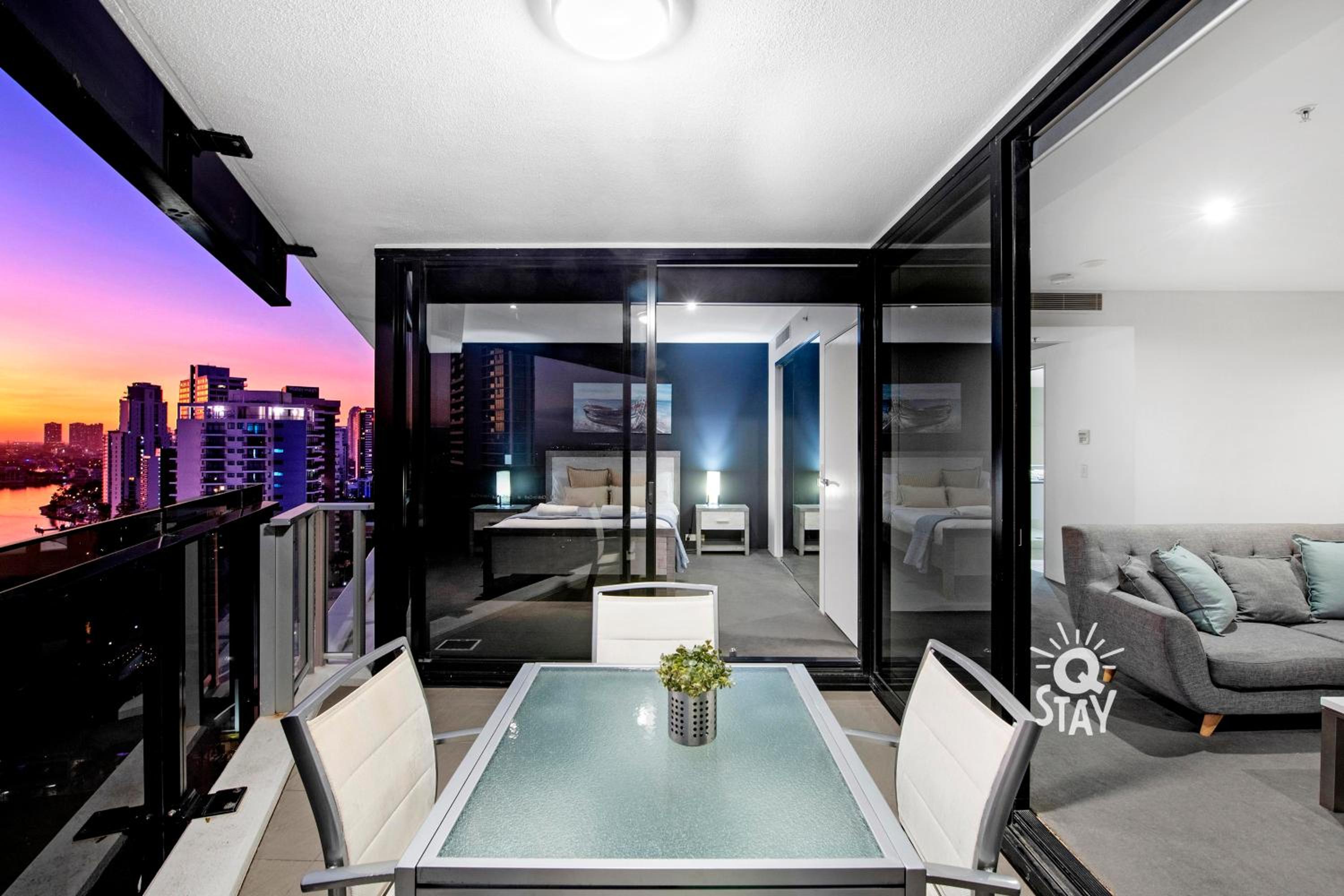 LIMITED 7 NIGHT DEAL in 2 Bedroom SPA Hinterland at Circle on Cavill - KIDS STAY FREE!!!