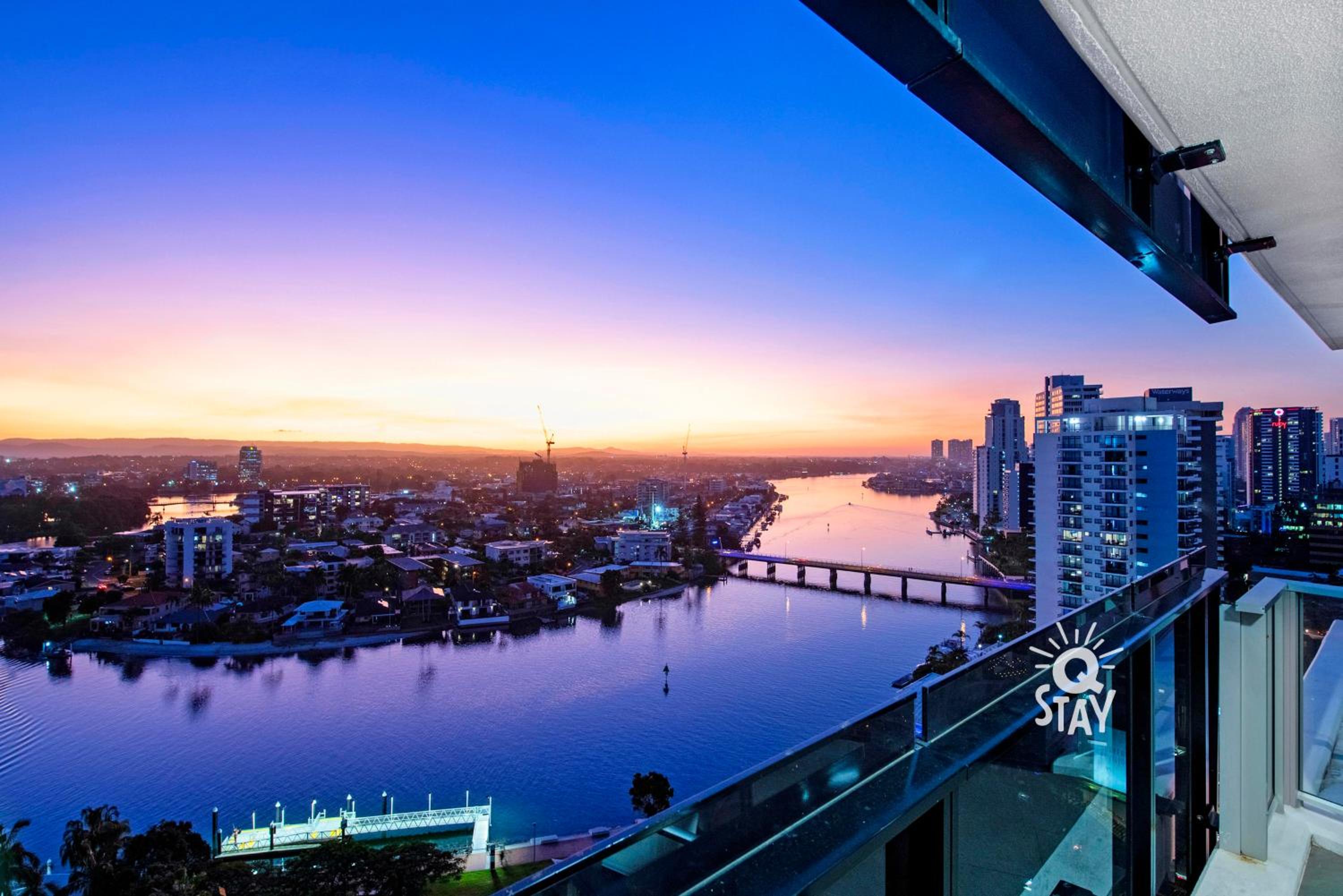 LIMITED 7 NIGHT DEAL in 2 Bedroom SPA Hinterland at Circle on Cavill - KIDS STAY FREE!!!