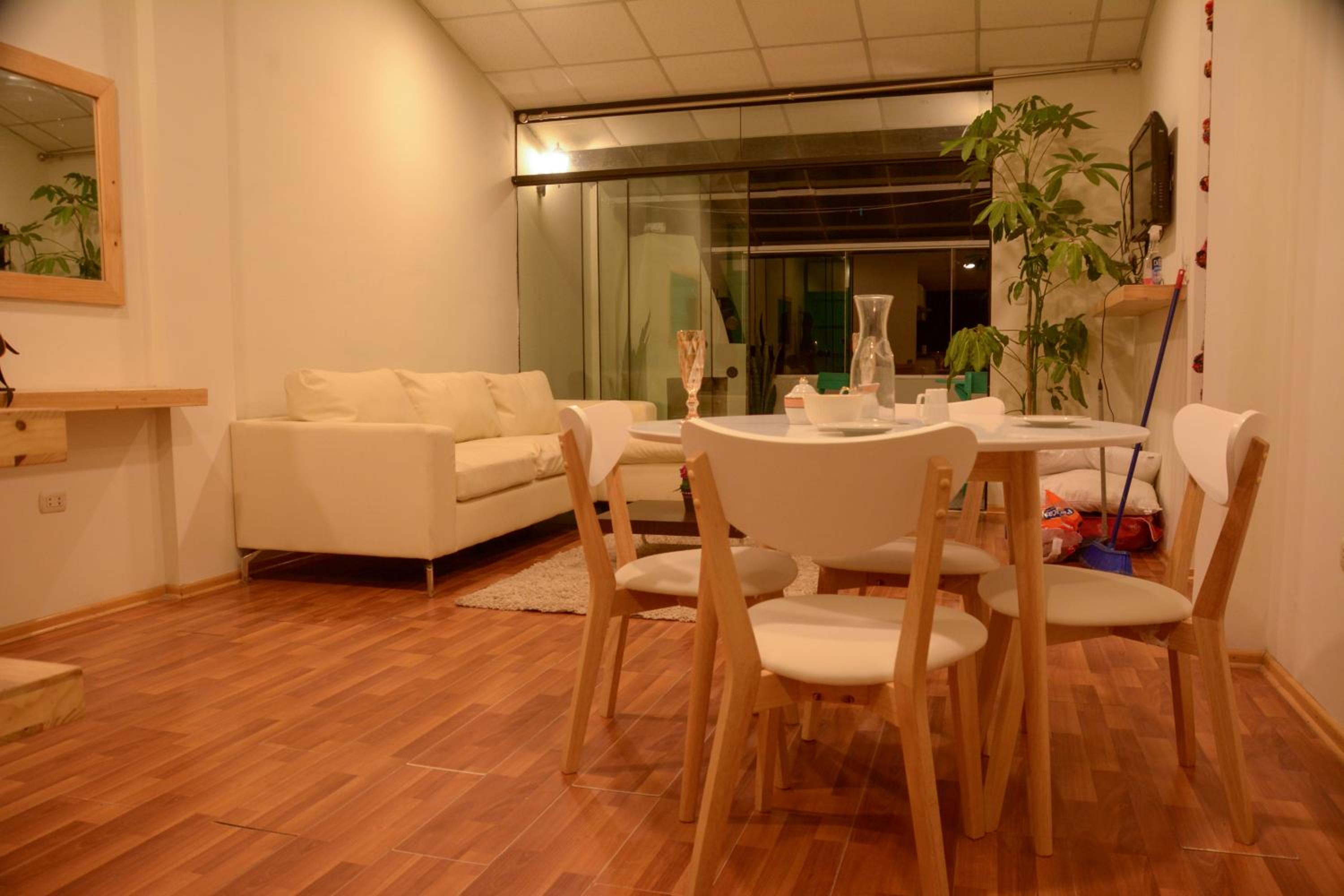 Cozy central apartment with mountain view view 2