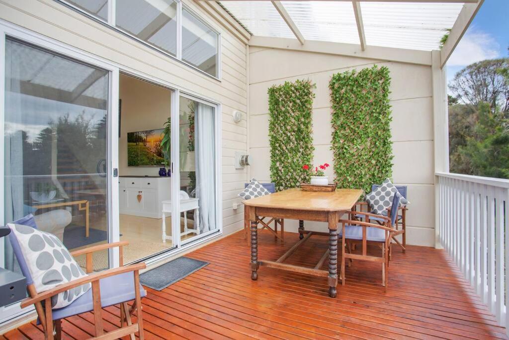 Four bedroom beachside apartment