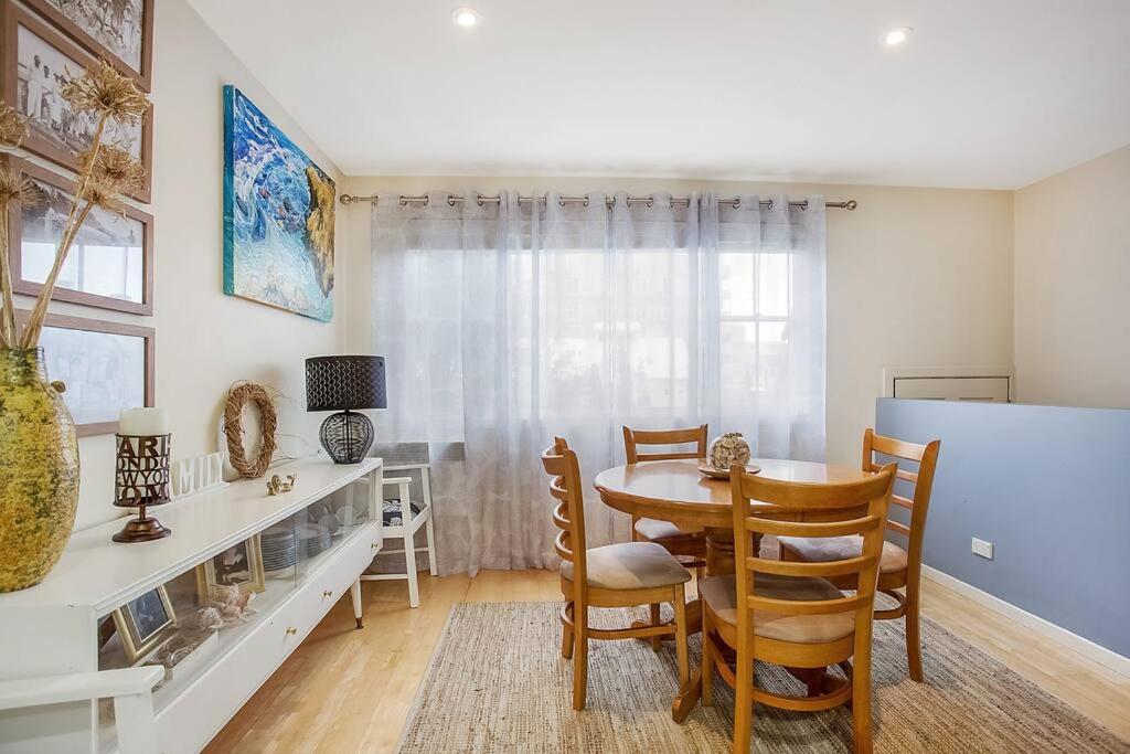 Four bedroom beachside apartment
