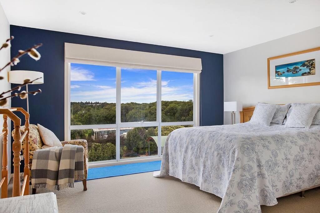 Four bedroom beachside apartment