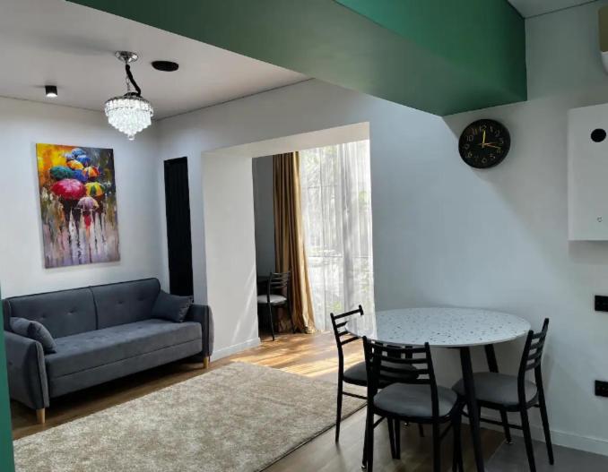 Riva Apart Green Studio view 5