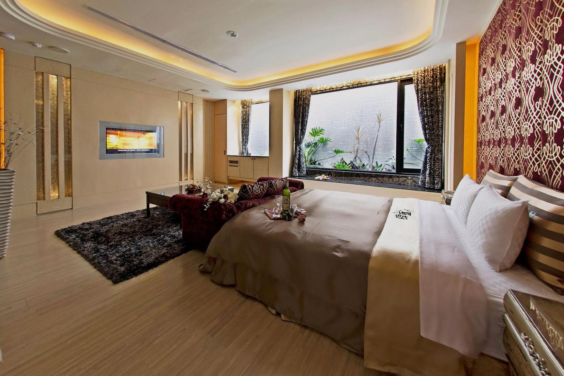 hotel room
