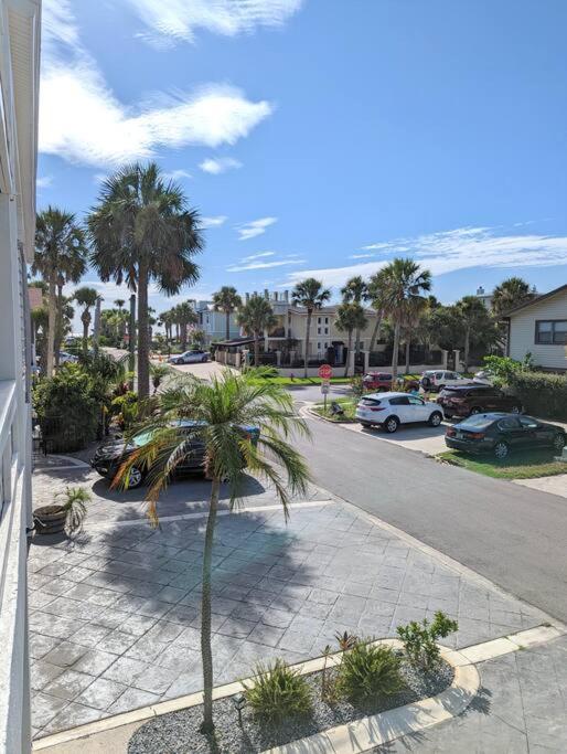 Be A Nomad - Lovely Neptune Beach 2bed, Monthly view 3