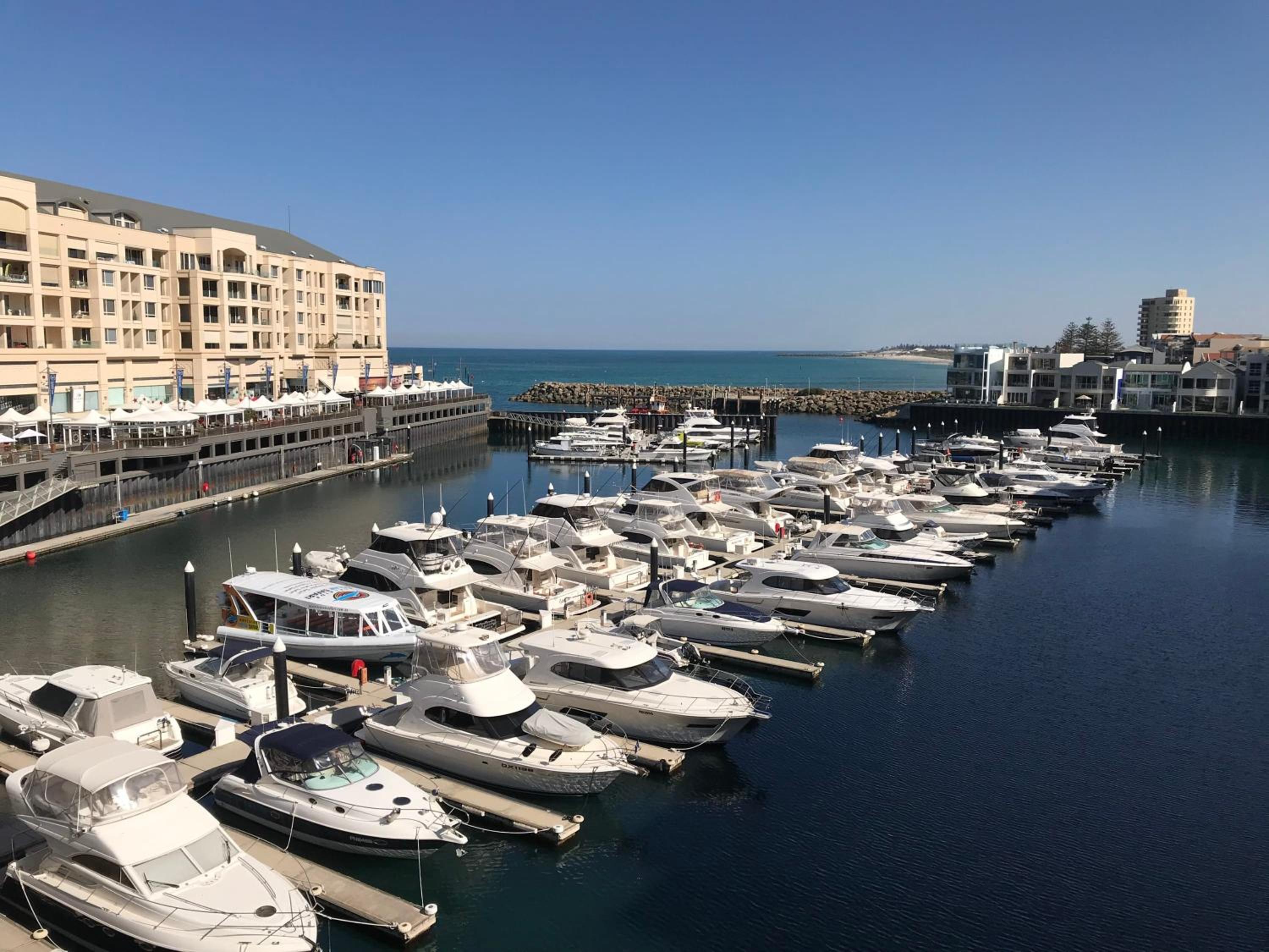 Marina Views Free Parking Beachside & Seaview