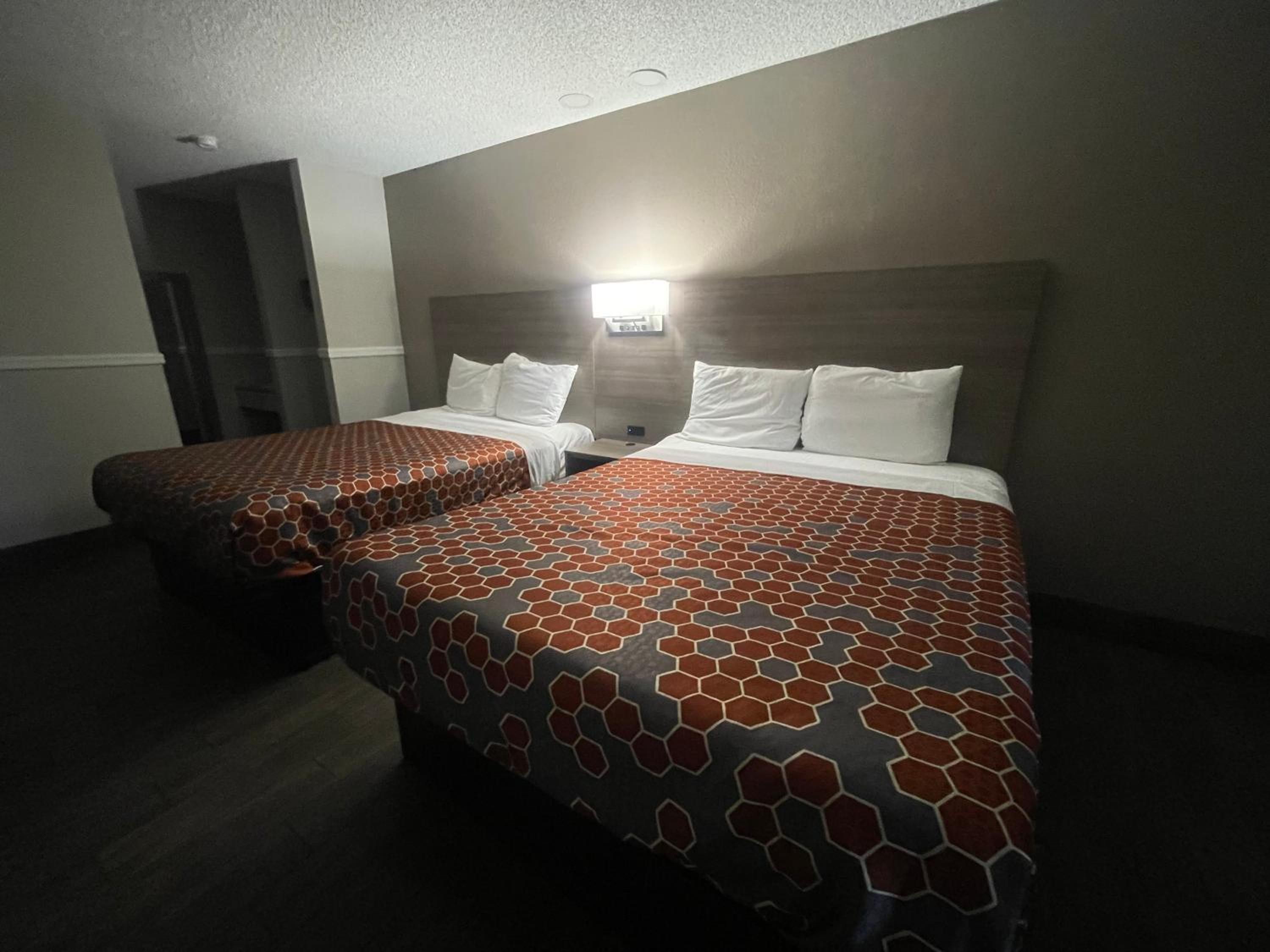 San Bernardino Vacations - Economy Inn - Property Image 19