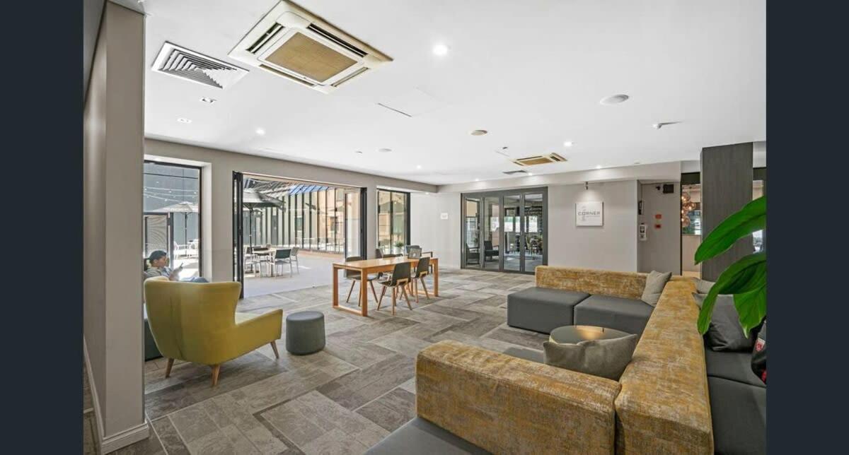 Hay Street CBD Apartment close to Swan River