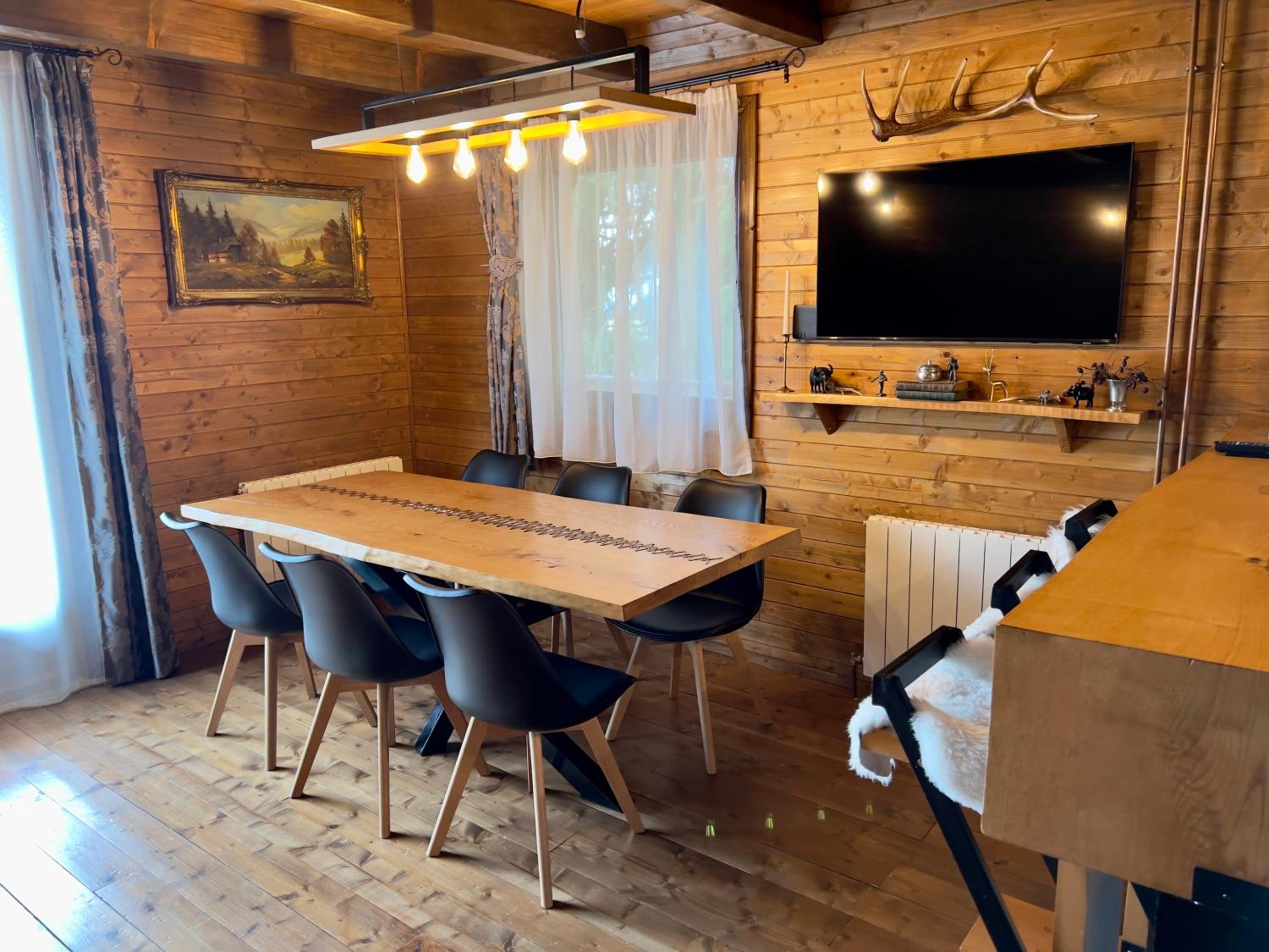 Chalet A Baisoara - Luxury A-Frame cu Piscină Încălzită view 5