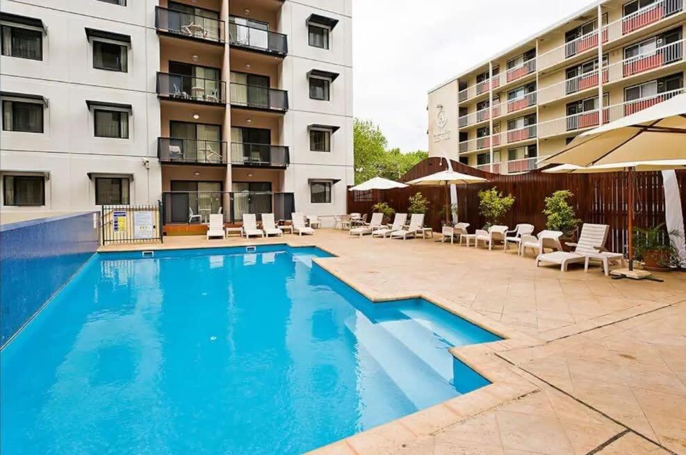 Prime Location 1 Bdr Apt in Perth
