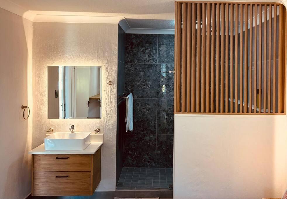102 Chakas Cove - A Seaside Sanctuary