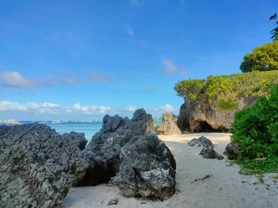Romantic Sunset Apartment with Balcony 2 min Walk to the Beach