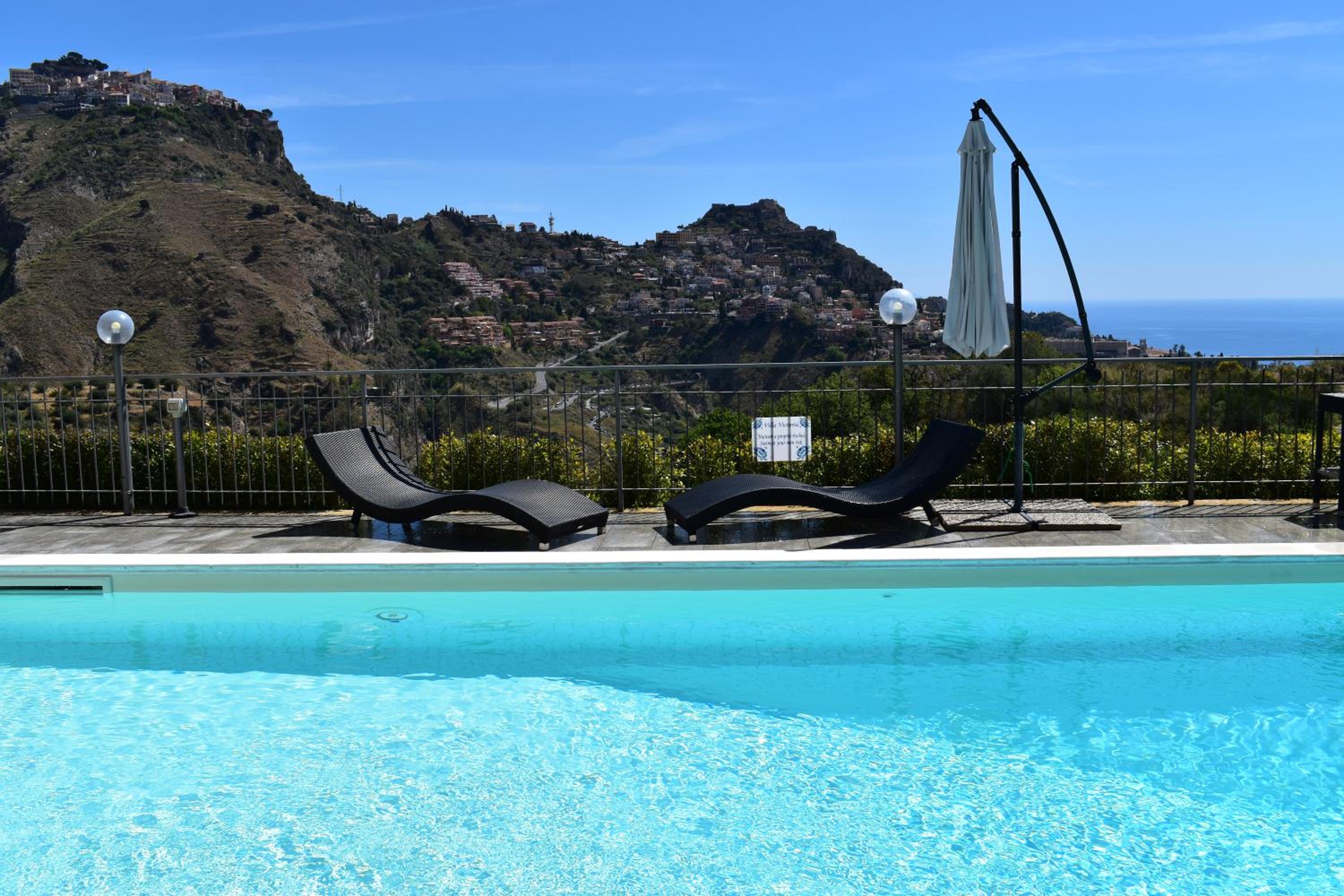Villa Victoria, Taormina view 3