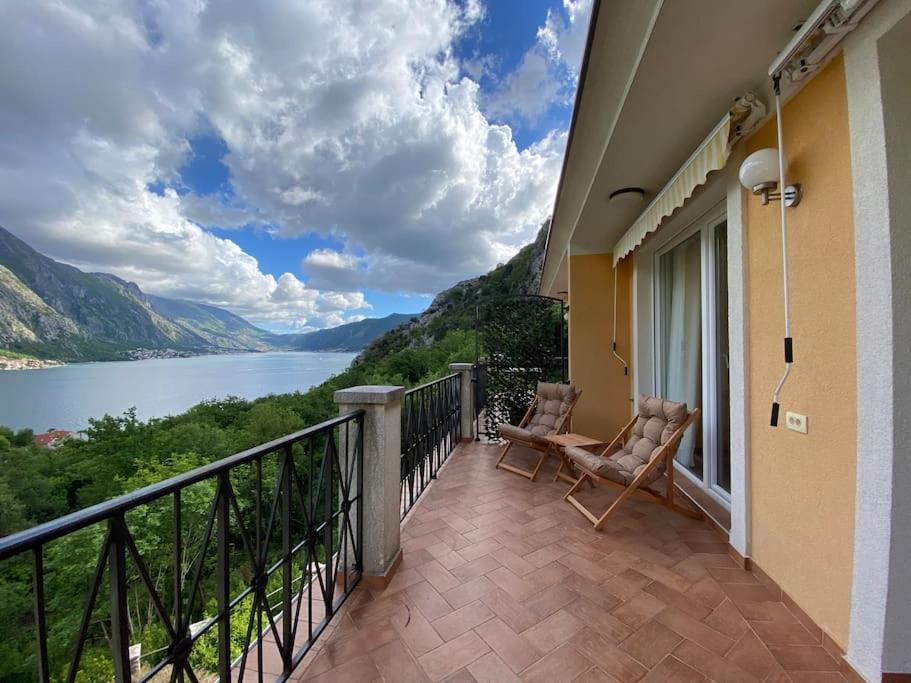 Duplex with panoramic sea views